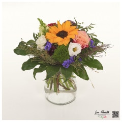Blumenstrauß mit Bartnelken, Sonnenblume, Lisianthus, Allium, Löwenmäulchen und Rose