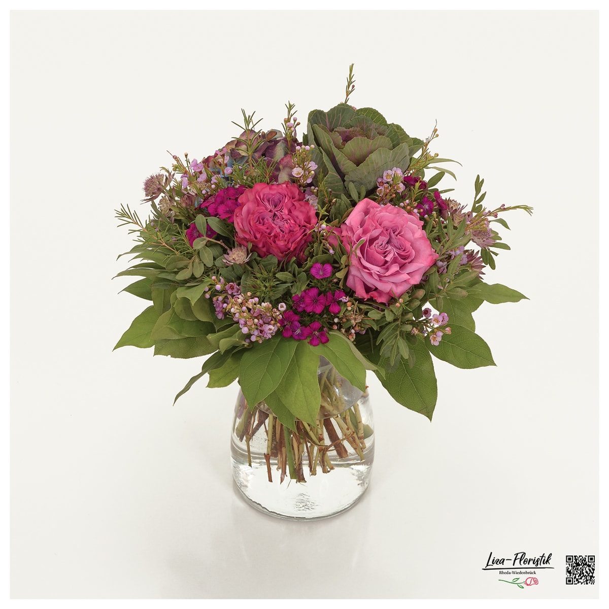 Blumenstrauß mit Rosen, Zierkohl, Wachsblumen, Hortensien, Astrantie und Bartnelken
