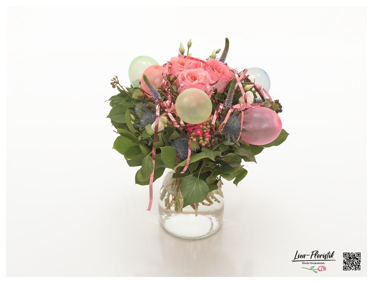 Blumenstrauß mit Rosen, Veronica, Disteln, Lisianthus, Efeu und Ballons
