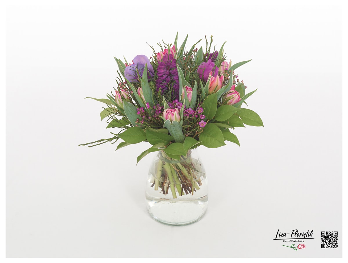 Blumenstrauß mit Hyazinthen, Tulpen, Wachsblumen und Blaubeere