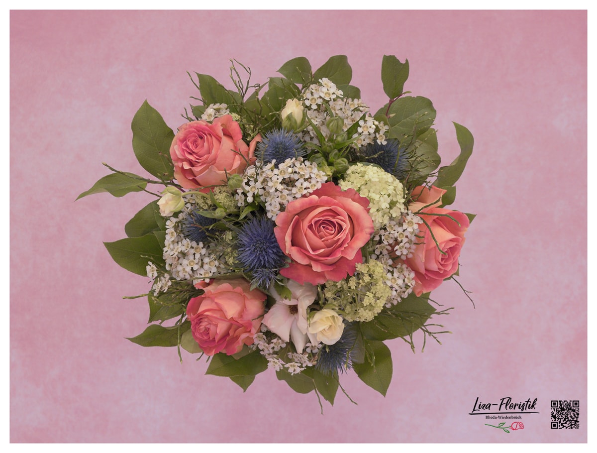 Blumenstrauß mit Rosen, Schneeball, Disteln  - Detail -