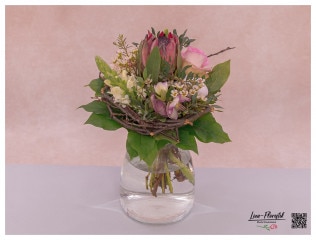 Blumenstrauß mit Protea, Rose, Wachsblumen, Löwenmäulchen, Gerbera und Ei