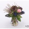 Blumenstrauß mit Black Tie, Artischocken, Rosen, Allium, Pampasgras und Eukalyptus