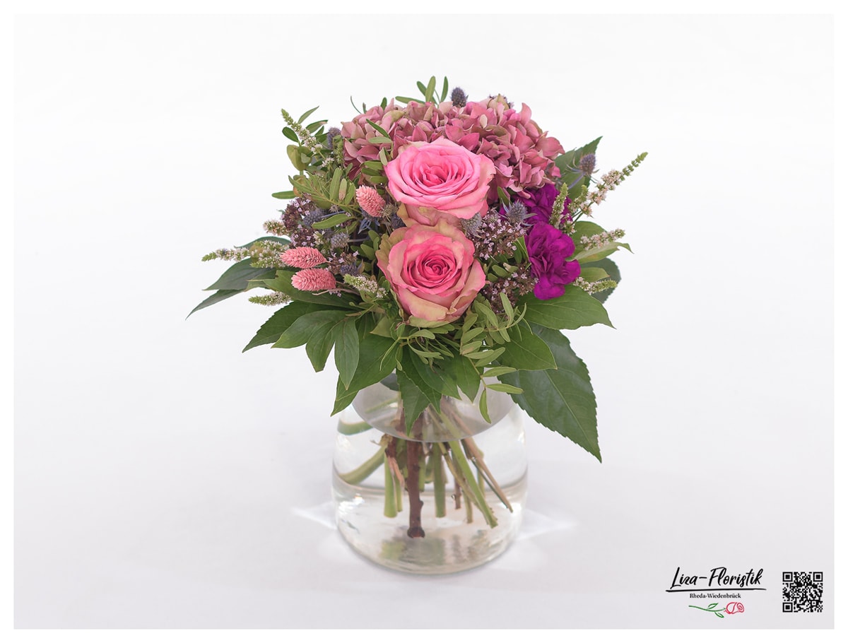 Blumenstrauß mit Minze, Rosen, Hortensien, Phalaris und Nelken