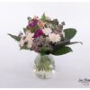 Sommerstrauß mit Chrysanthemen, Nelken, Kamille, Black Tie und Schleierkraut