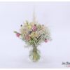 Blumenstrauß mit Kamille, Lisianthus, Pampasgras und Schleierkraut