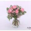 Blumenstrauß mit rosa Rosen, Schleierkraut, Eukalyptus und Lisianthus