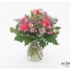 Blumenstrauß mit Schneebeeren, Lisianthus, Rosen, Hortensie, Eukalyptus und Santini