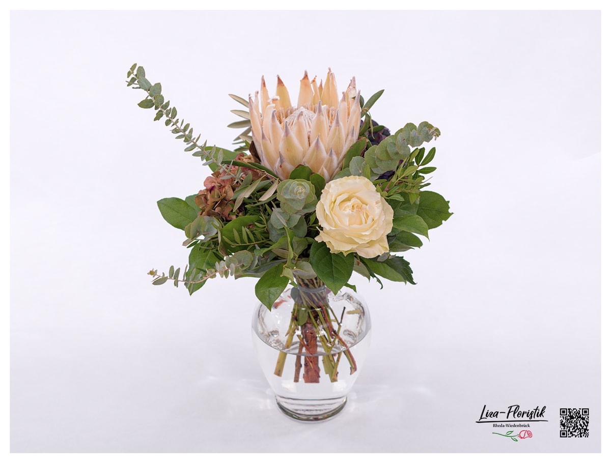 Blumenstrauß mit Königsprotea, Ecuador Rose, Eukalyptus und Hortensien