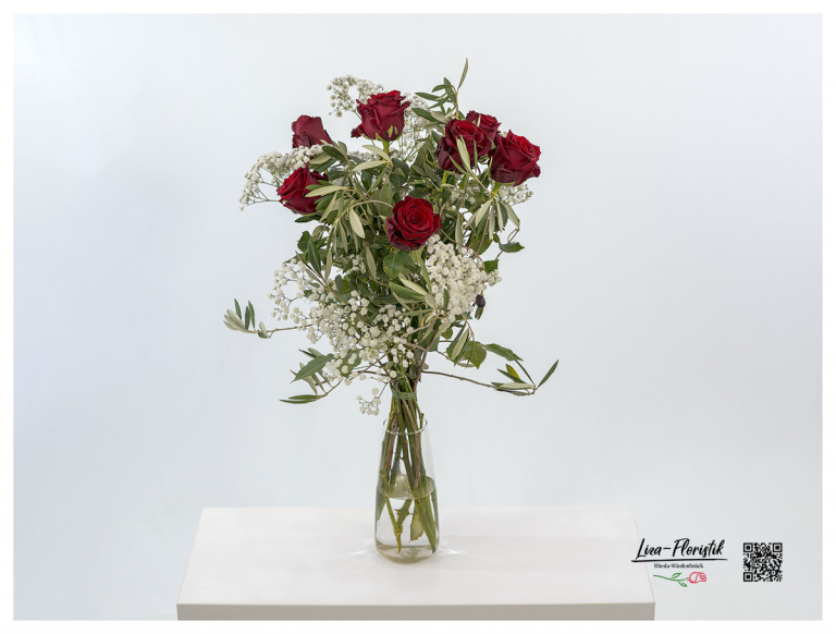 Rote Rosen, Schleierkraut und Olivenzweige