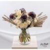 Blumenstrauß mit Chrysanthemen, Protea, Rosen und Schleierkraut