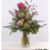 Blumenstrauß mit Calla, Artischocken, Protea, Ecuador Rosen und Eukalyptus