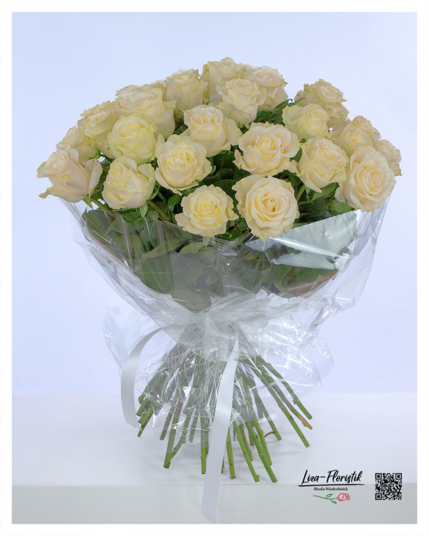 Eleganz pur – 40 edle weiße Rosen, kunstvoll arrangiert und stilvoll verpackt. Ein klassischer Strauß, der zu jedem Anlass passt und Herzen höher schlagen lässt. Bestellen Sie jetzt bei Liza-Floristik und genießen Sie kostenlose Lieferung in Gütersloh, Rheda-Wiedenbrück und Umgebung.