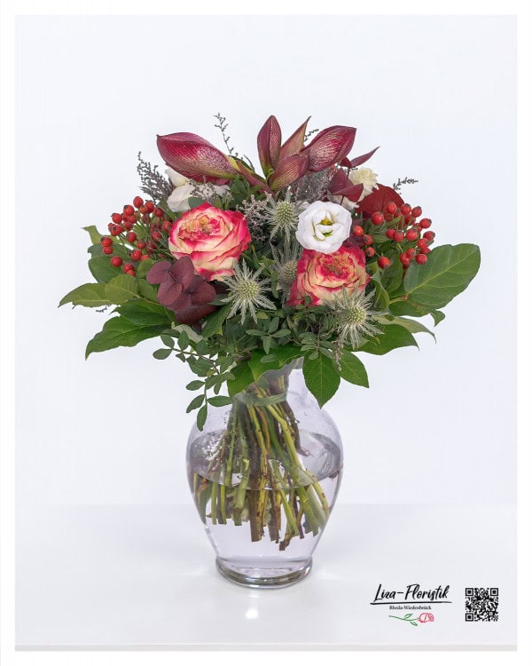 Eleganter Blumenstrauß mit Amaryllis, Rosen und Lisianthus in herbstlichen Farbtönen – ideal als stilvolles Geschenk oder als edle Dekoration für Ihr Zuhause.