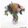 Eleganter Blumenstrauß mit Disteln und pastellfarbenen Rosen, und Hortensien, kombiniert mit Schleierkraut und Eukalyptus – eine elegante Wahl für besondere Anlässe.
