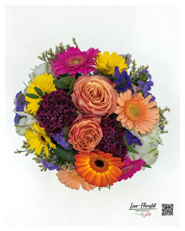 Kleiner Blumenstrauß mit Rose, Gerbera, Nelken, Statice und Alstroemerien – rund gebunden, farbenfroh und detailreich arrangiert für liebevolle Grüße oder kleine Aufmerksamkeiten.