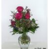 Stilvoll gebundener Blumenstrauß mit pinken Rosen, grün-violetter Hortensie, weißem Schleierkraut, Ammi, violetter Statice und Strandflieder – ideal für besondere Anlässe oder als hochwertiges Blumengeschenk.