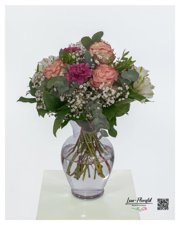 Blumenstrauß mit Nelken, Rosen, Schleierkraut, Alstroemeria und Eukalyptus – handgebunden und frisch geliefert in Gütersloh & Rheda-Wiedenbrück