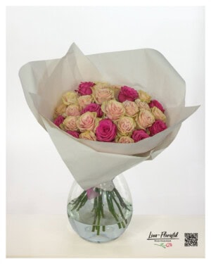 Geburtstagsgruß mit 30 Rosen – handverlesene Ecuador Rosen in Pink und Rosé, dicht gebunden für einen klaren, hochwertigen Look.