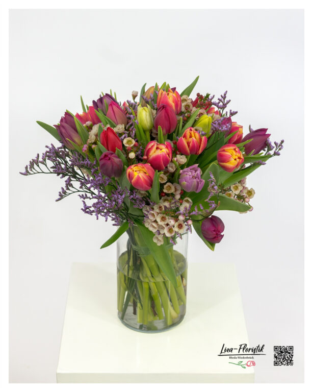 Farbenfroher Tulpenstrauß – Frühlingshafte Akzente in kräftigen Farben