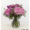 Üppiger Hortensienstrauß in Rosa mit großen Blütenköpfen, Ranunkeln, Statice und Wachsblumen