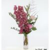 Ein Blumenstrauß mit Orchideen, Premium Rosen und Olivenzweigen
